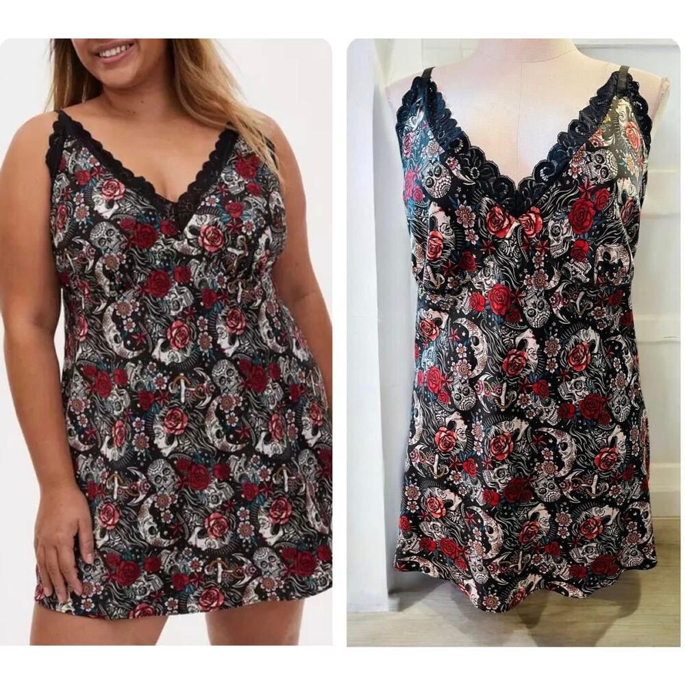 Torrid 4‎ (4X 26) Sexy Satin Tatttoo Print Babydoll Lingerie Chemise Skull Rose